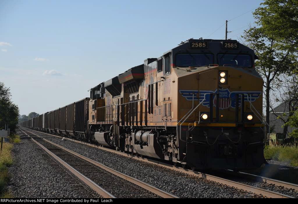 Eastbound loaded coal train